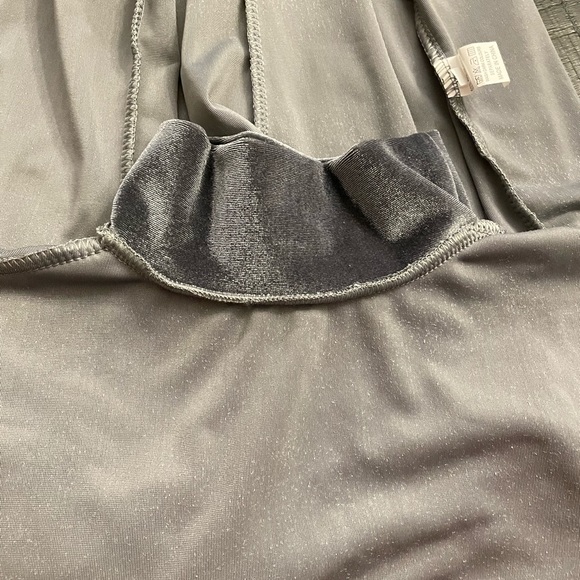2 Piece Gray Velour Top & Pants Outfit, Size CL, No other label included see pic - Picture 4 of 14